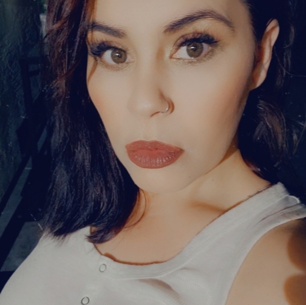 Meet your Posher, Mara